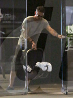 PEOPLE - Simon Cowell mit der Familie in Beverly Hills unterwegs