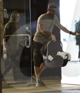 PEOPLE - Simon Cowell mit der Familie in Beverly Hills unterwegs