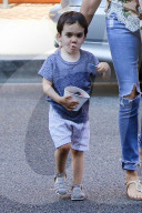 PEOPLE - Simon Cowell mit der Familie in Beverly Hills unterwegs