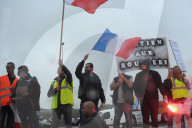 NEWS - Calais: Anwohner protestieren gegen die Zustände im Dschungel-Camp
