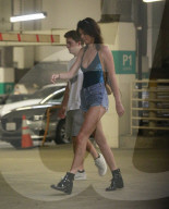 PEOPLE - Kendall Jenner bummelt in Beverly Hills