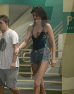 PEOPLE - Kendall Jenner bummelt in Beverly Hills