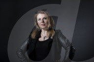 PORTRAIT - Zoe Howe