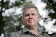 PORTRAIT - Ray Mears 