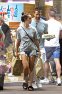 PEOPLE - Cara Santana und Jesse Metcalfe bummeln in Beverly Hills