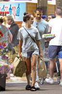 PEOPLE - Cara Santana und Jesse Metcalfe bummeln in Beverly Hills