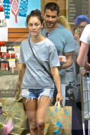 PEOPLE - Cara Santana und Jesse Metcalfe bummeln in Beverly Hills
