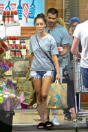 PEOPLE - Cara Santana und Jesse Metcalfe bummeln in Beverly Hills