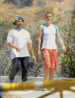 PEOPLE - Justin Bieber walkt durch die Hills