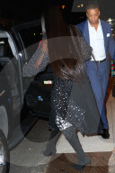 PEOPLE - Chic: Naomi Campbell verlässt in Abendrobe das Hotel in New York