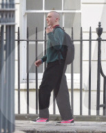 PEOPLE - Beigelegter Sorgerechtsstreit: Rocco Ritchie in London unterwegs