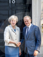 NEWS - Theresa May trifft Donald Tusk in der Downing Street