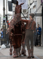FEATURE - 'War Horse' Versteigerung bei Bonhams in London