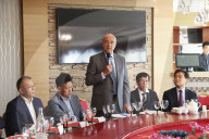 NEWS - Frankreich: Alain Juppe zu Besuch in der Chinesischen Gemeinschaft von Aubervillier