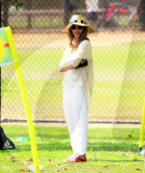 EXKLUSIV - Halle Berry bringt Klein-Maceo zum Fussball-Training
