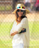 EXKLUSIV - Halle Berry bringt Klein-Maceo zum Fussball-Training