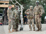 NEWS - Polen: US-Fallschirmspringer üben den Ernstfall