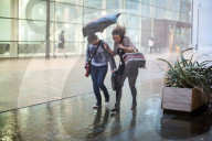 NEWS - Mega-Regen in Manchester: Fussballspiel musste abgesagt werden