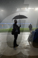 NEWS - Mega-Regen in Manchester: Fussballspiel musste abgesagt werden