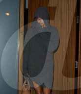 PEOPLE - Hailey Baldwin hat heute kein Herz für die Fotografen