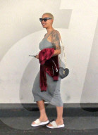 PEOPLE - Amber Rose in Pantoffeln unterwegs