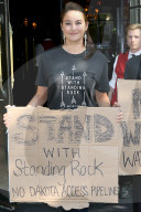 PEOPLE - Shailene Woodley protestiert gegen Pipeline in Dakota-Reservat