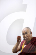 NEWS - Dalai Lama auf Tournee in Paris