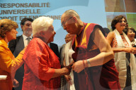 NEWS - Dalai Lama auf Tournee in Paris