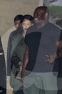 PEOPLE - Rihanna geht im Military-Look ins Nobu
