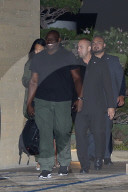 PEOPLE - Rihanna geht im Military-Look ins Nobu