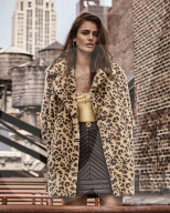 PEOPLE - Taylor Hill wirbt für die neue Topshop Kampagne