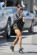 PEOPLE - Vanessa Hudgens hat vergessen den "Hosenladen" zu schliessen