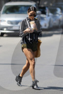 PEOPLE - Vanessa Hudgens hat vergessen den "Hosenladen" zu schliessen