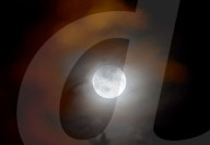 FEATURE - Riesiger Vollmond