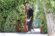 PEOPLE - Schwangere Mila Kunis mit Tochter Wyatt unterwegs