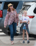 PEOPLE - Marcia Cross verfolgt gespannt das Basketballspiel ihrer Tochter