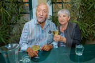 PEOPLE - Karl Dall in der Wiener Heurigen