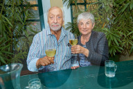 PEOPLE - Karl Dall in der Wiener Heurigen