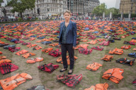 FEATURE - 2500 getragene Rettungswesten vor dem House of Parliament in London