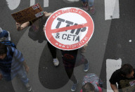 NEWS - Freihandelsgegener auf der Strasse: Gegner von CETA und TIPP demonstrieren in Brüssel