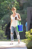 PEOPLE - Halle Berry wirkt etwas blass