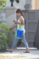 PEOPLE - Halle Berry wirkt etwas blass