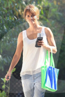 PEOPLE - Halle Berry wirkt etwas blass