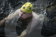 NEWS - Berlin: Protest-Schwimmen von Blinden gegen "Teilhabegesetz"