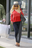 EXC - CHRISTINA AGUILERA AND BOYFRIEND MATHEW RUTLER GO PILLOW SHOPPING