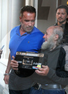 PEOPLE - Arnold Schwarzenegger scheint die 80ger zu lieben
