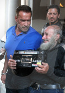 PEOPLE - Arnold Schwarzenegger scheint die 80ger zu lieben