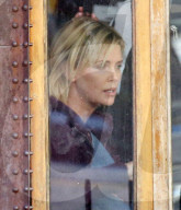 PEOPLE - Charlize Theron auf dem Set zu "Tully" in Vancouver
