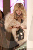 PEOPLE - Sexy: Kate Hudson auf dem Weg zu Nicole Richies Geburtstagsparty