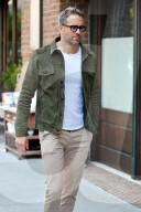 PEOPLE - Ryan Reynolds im Casual Look in Tribeca unterwegs